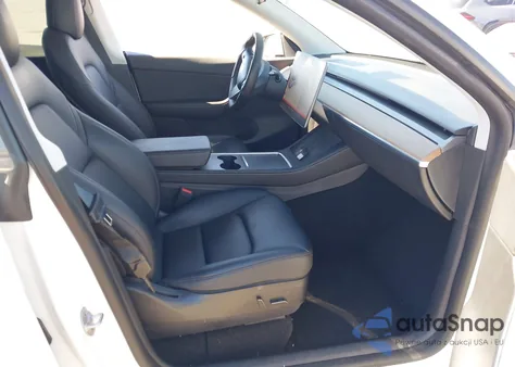 2022 Tesla Model Y Performance Dual Motor All-Wheel Drive z USA, uszkodzony, nr VIN 7SAYGDEF4NF337754